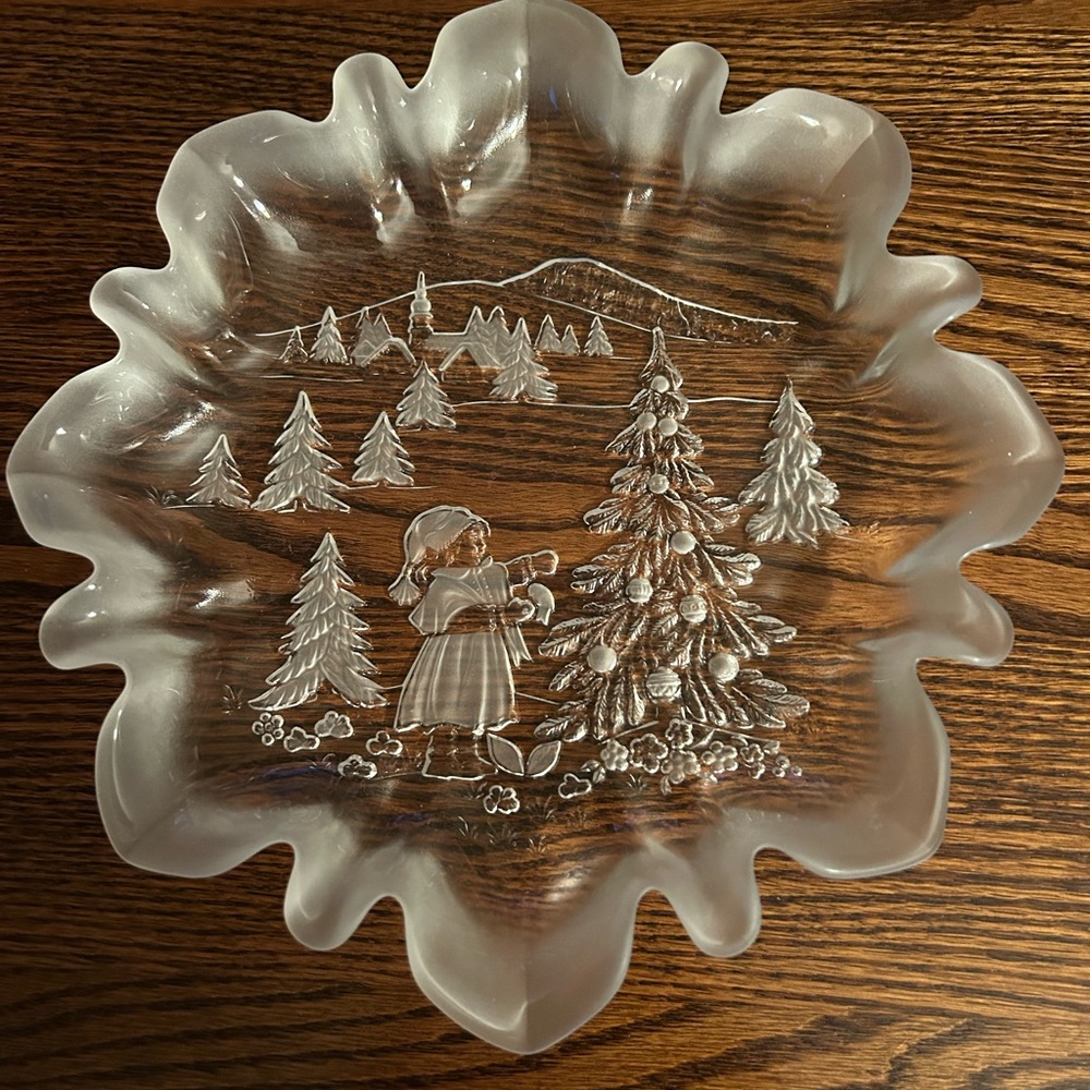 Mikasa Christmas Story Bon Bon plate.